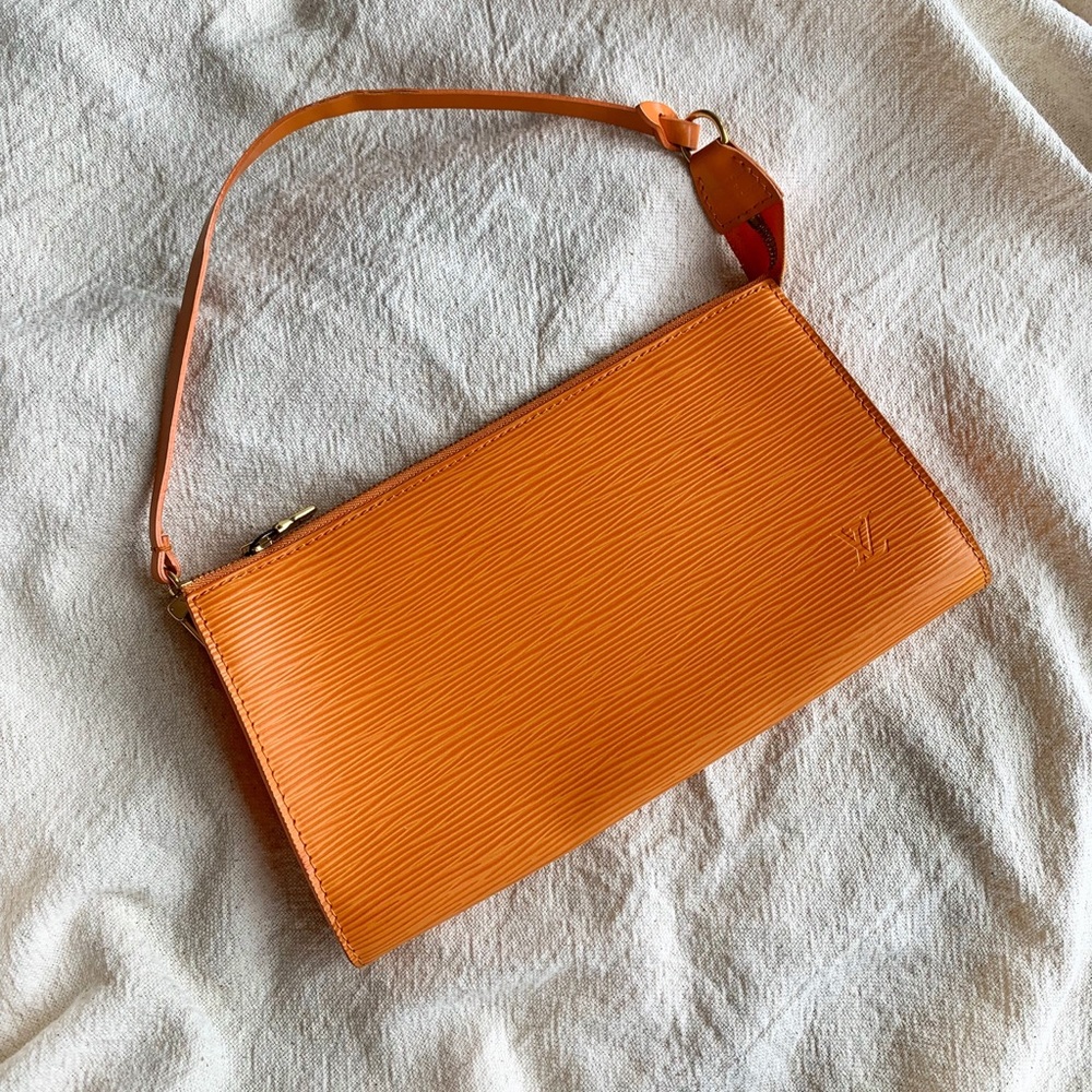 Louis Vuitton Epi Line Pochette